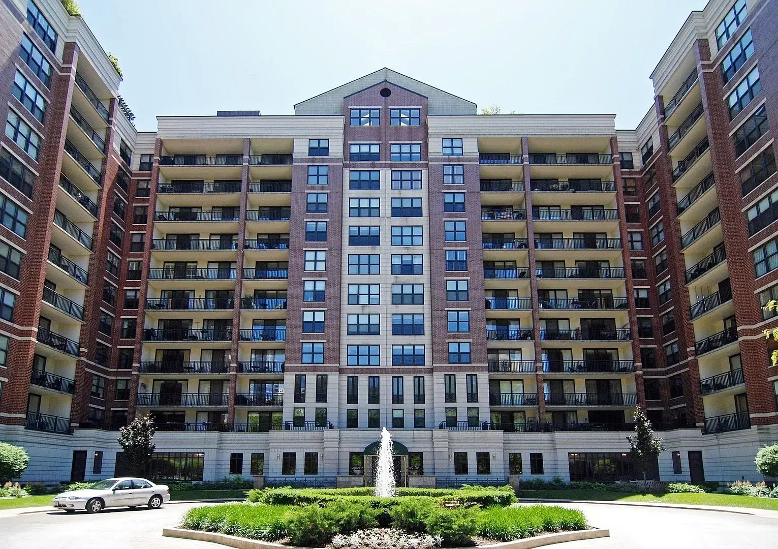 55 W Delaware Pl #314
