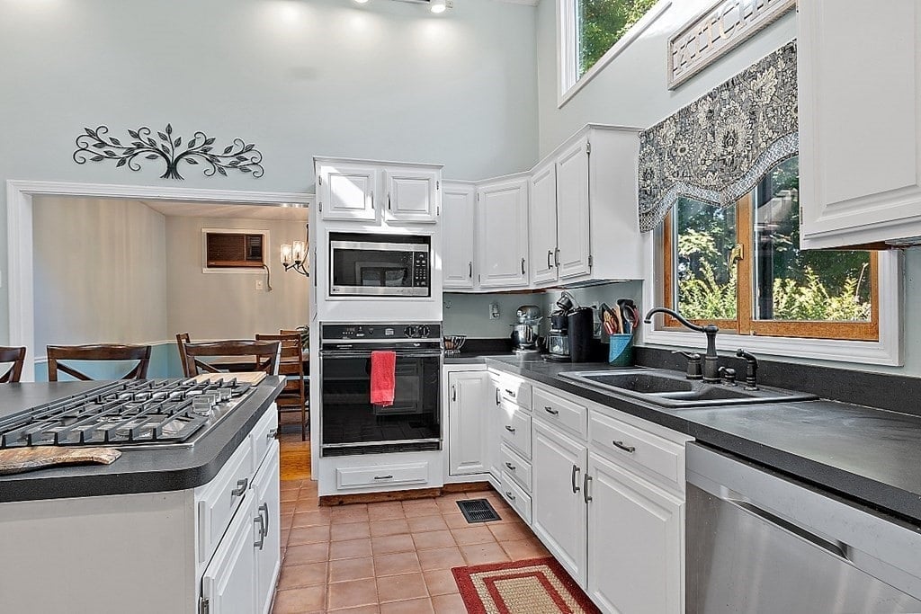 30 Preston Ave