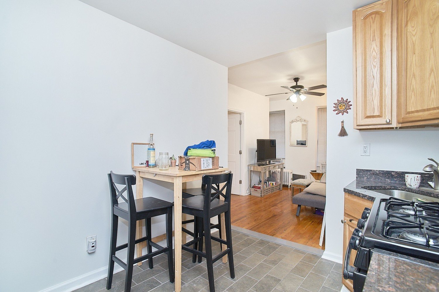 270 E 78th St, #15
