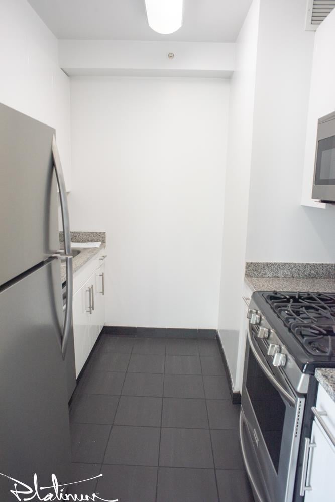455 West 37th Street, Apt 719