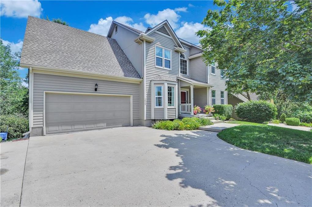 4629 Meadow View Drive