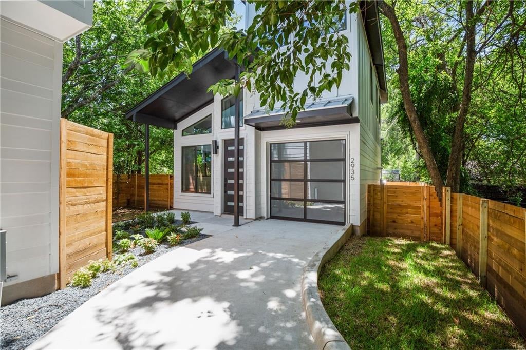 2935 Moss Unit 2