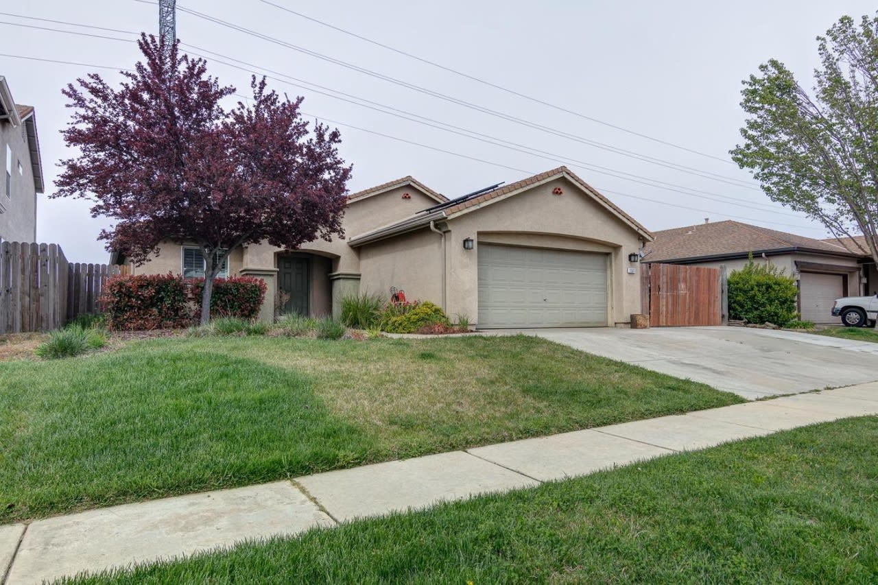 1641 Chateau Dr