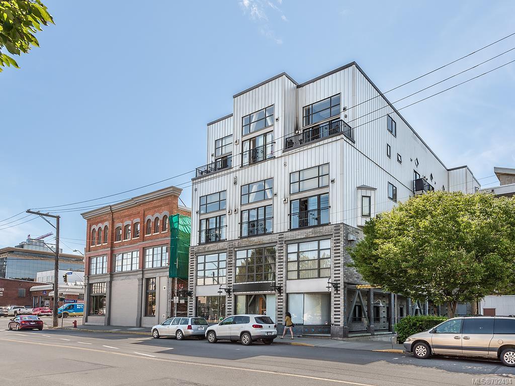 303-555 Chatham St