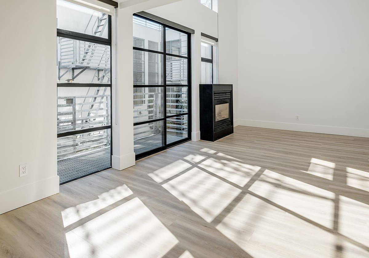 221 Clara St., #11