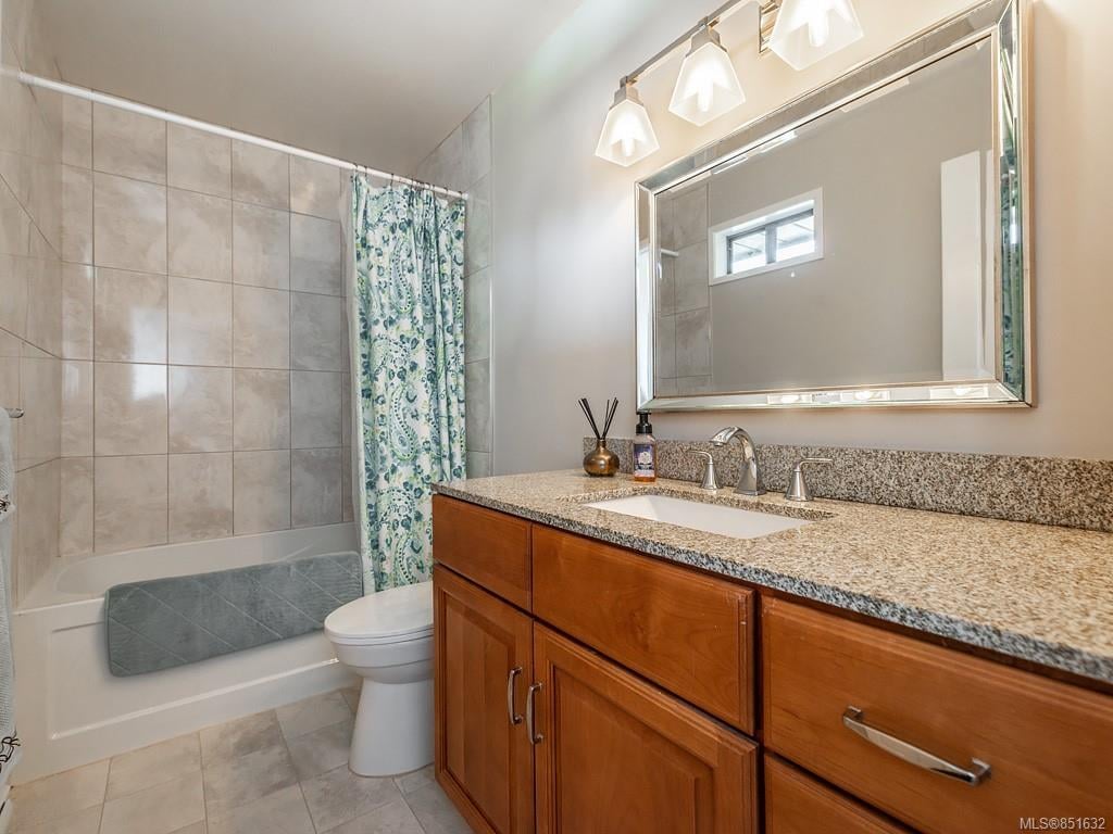 23-7751 E Saanich Rd