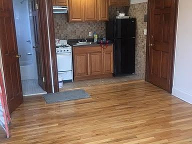 471 Clinton Ave Apt: 2