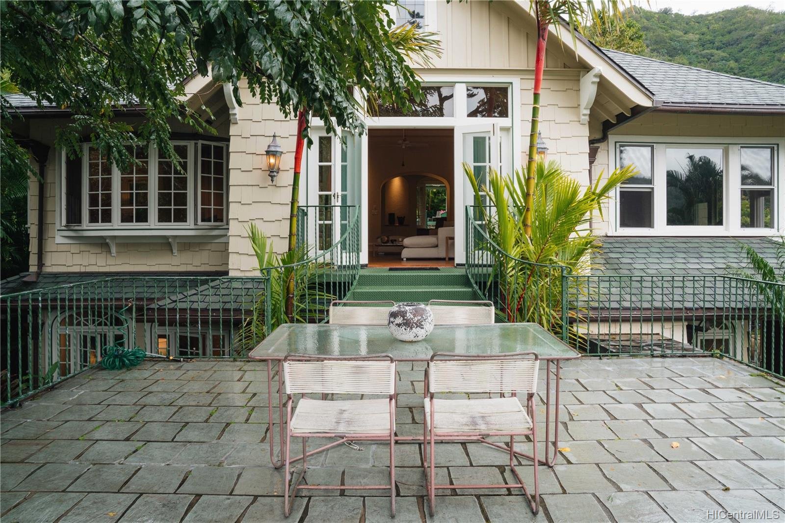 3320 Kahawalu Drive