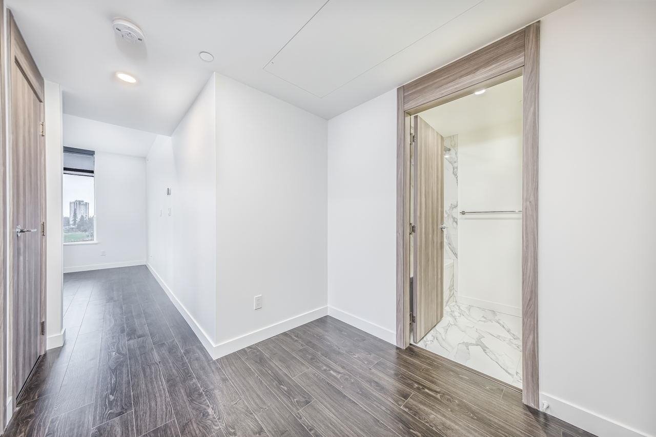 1102-9887 Whalley Blvd