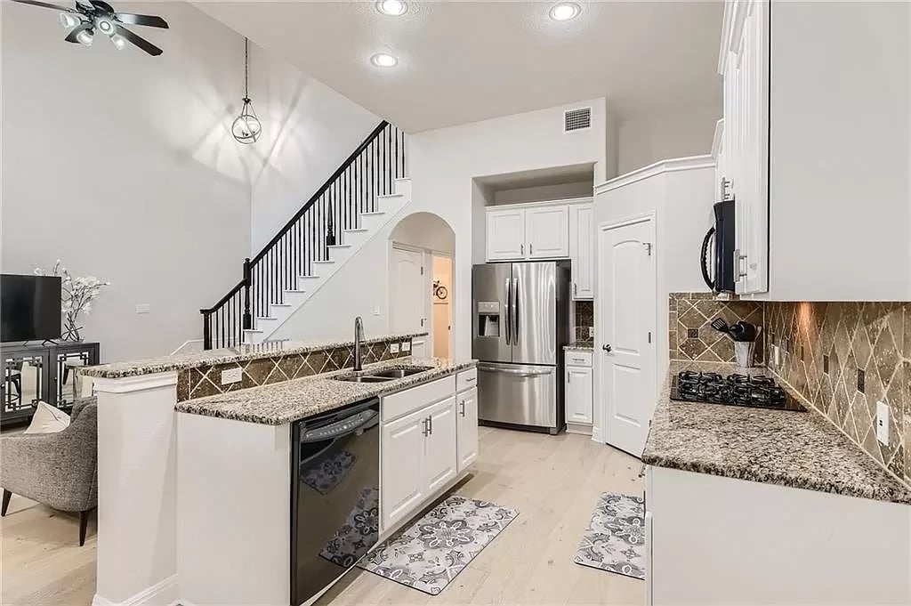 232 Sunrise Ridge Cv