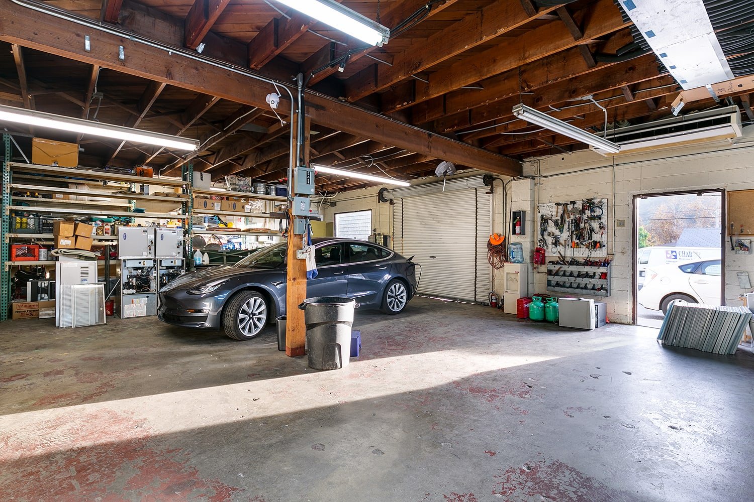 1550 Victory Blvd.