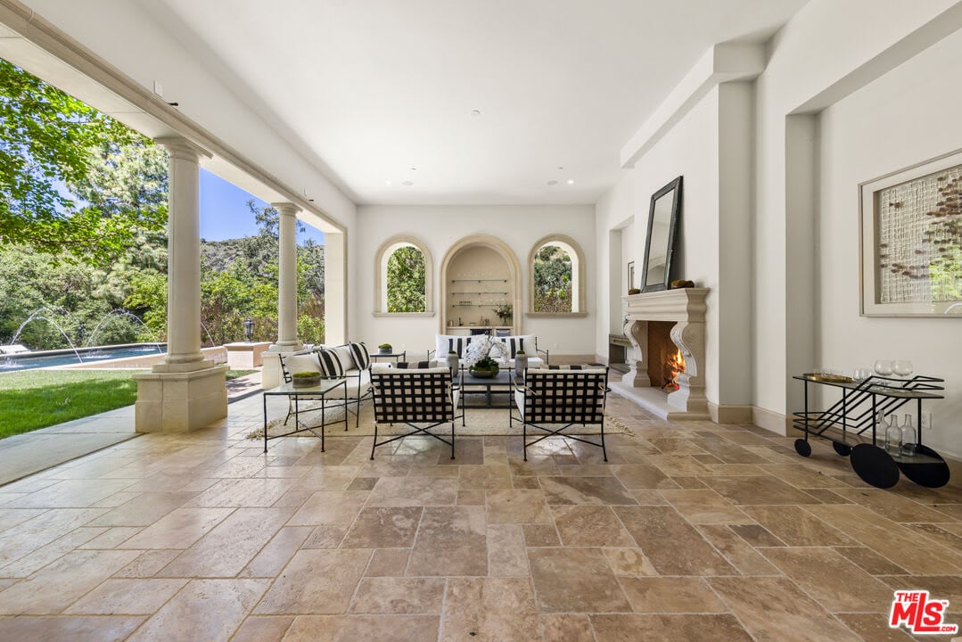 Grandeur Oasis