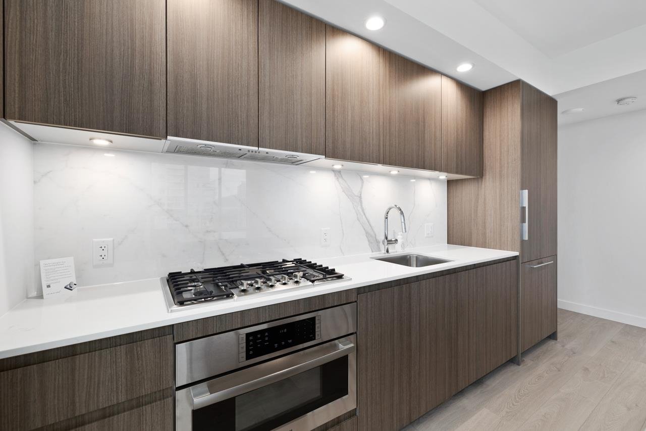 3002-6463 Silver Ave
