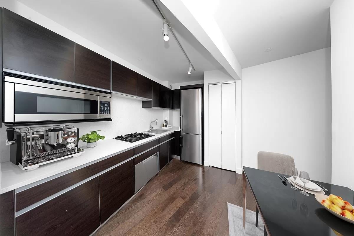 116 John Street, Apt 1806