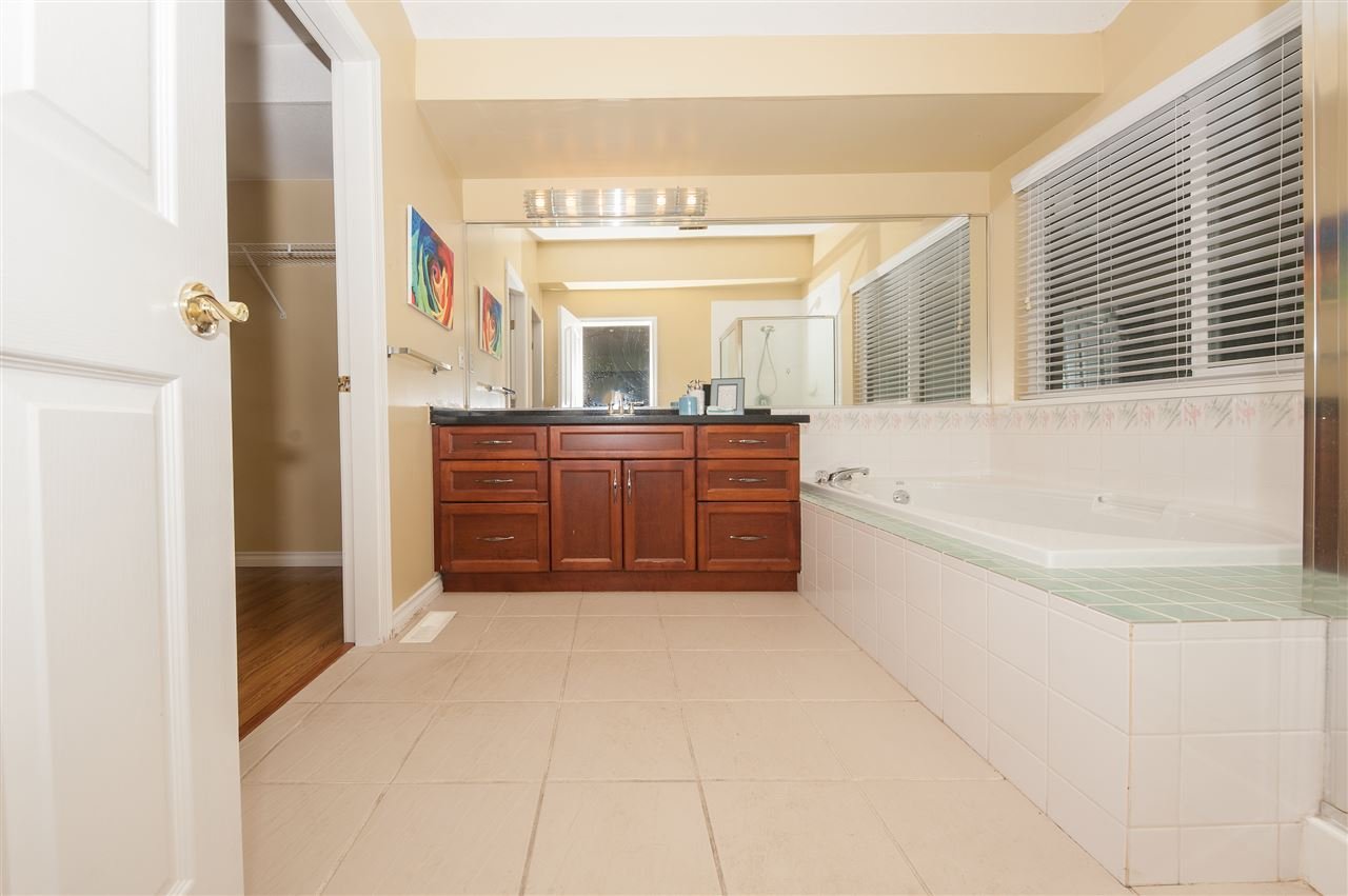 3329 Rosalie Ct