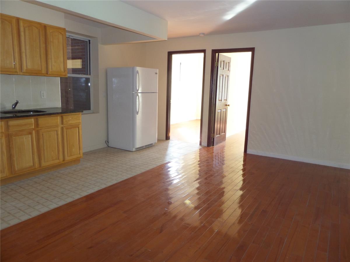 322 East 4th Street, Apt 4R
