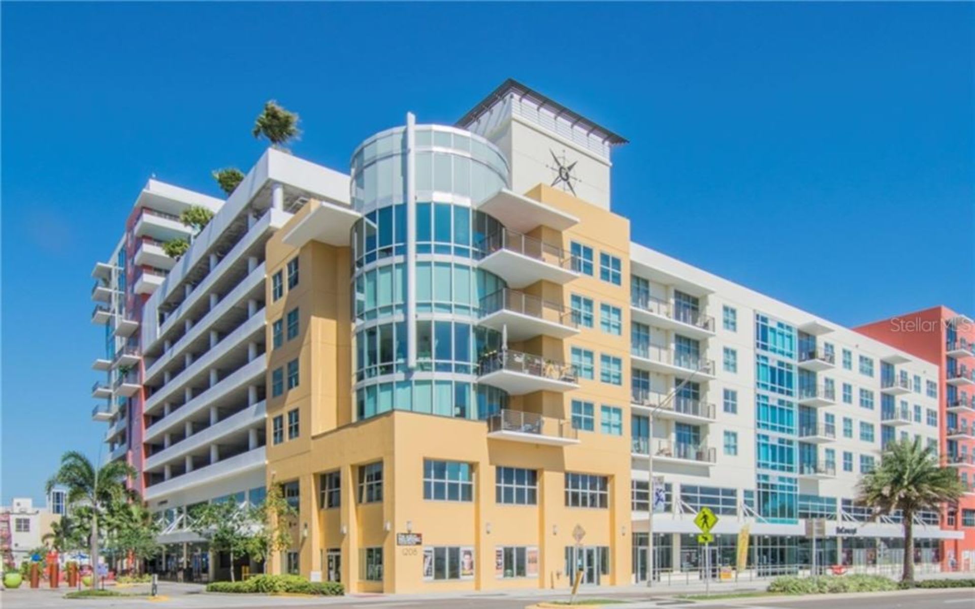 1120 E KENNEDY BLVD E UNIT 1211