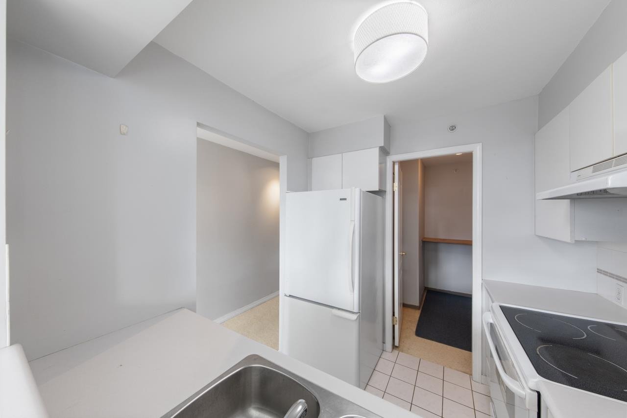 1003-888 Pacific St