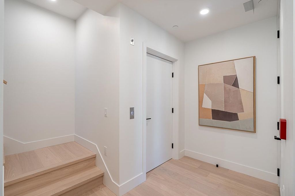 539 W 28th Avenue 202, Vancouver
