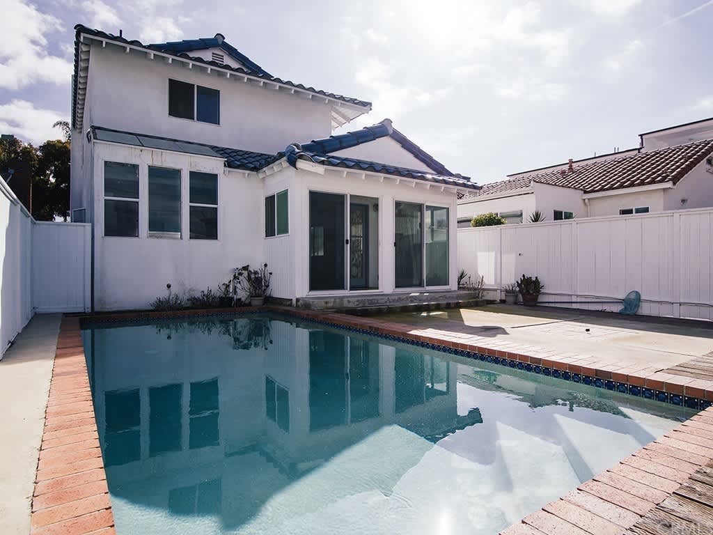 319 Narcissus Ave