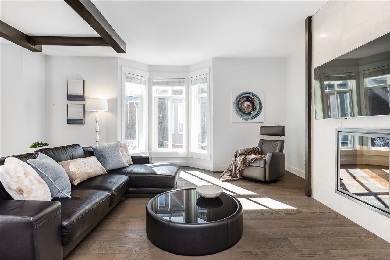 39-15977 26 Ave
