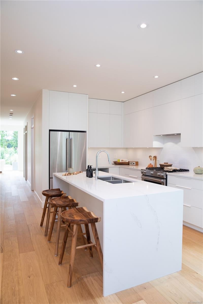 3917 Olympian Wy