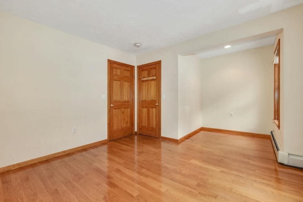 1010 Flat Hill Rd