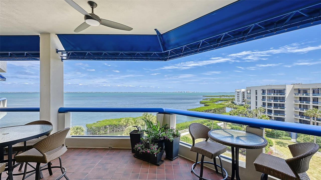 2120 Harbourside Dr, #657