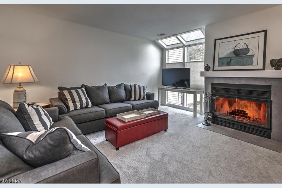 4 Evans Ct 