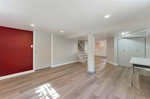 1636 Hollywood Cres