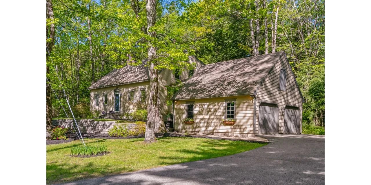 New Listing! 19 Colonial Drive, North Yarmouth, ME 04097 – $775,000