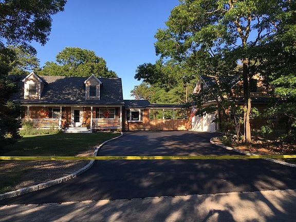 2 Gleason Drive