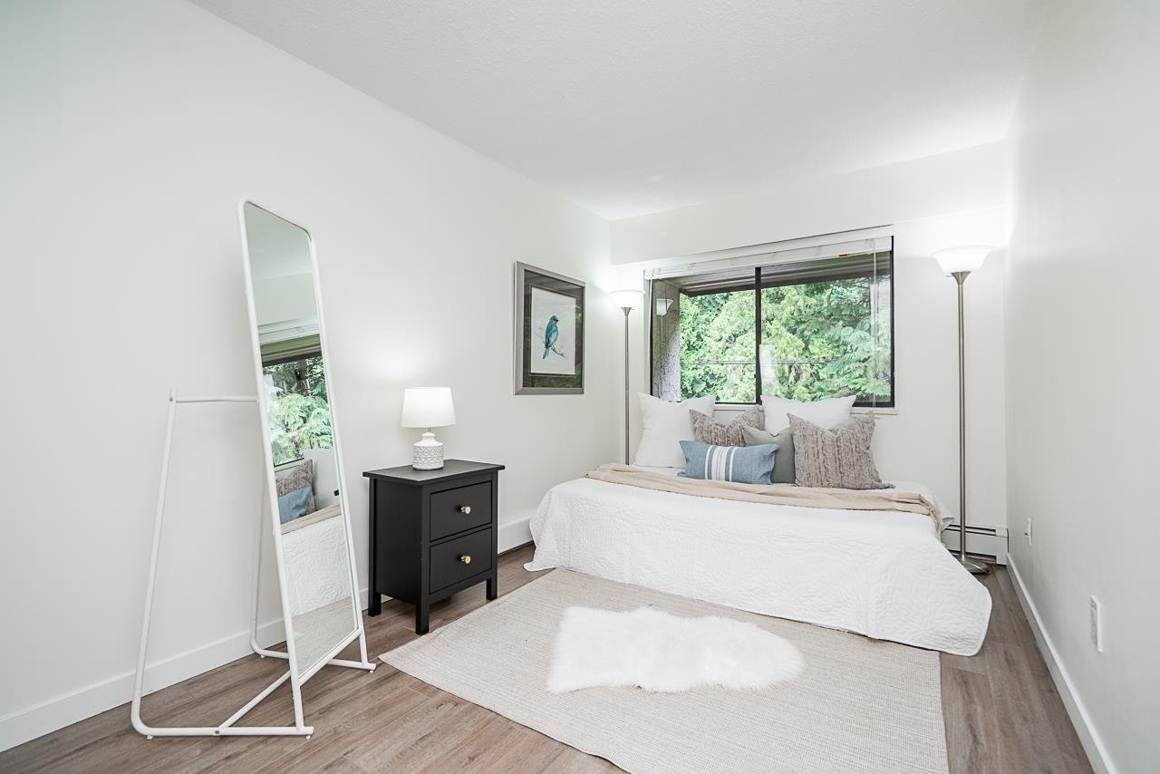 122-1040 King Albert Ave