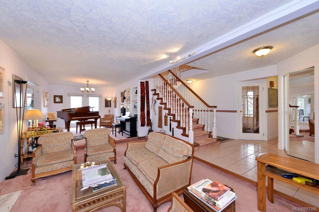 501 Langvista Dr, Langford