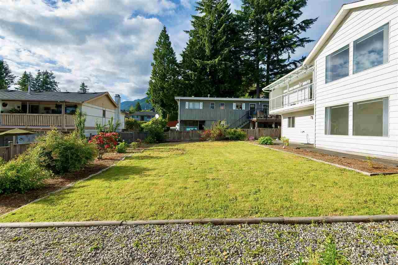 3275 Lonsdale Ave