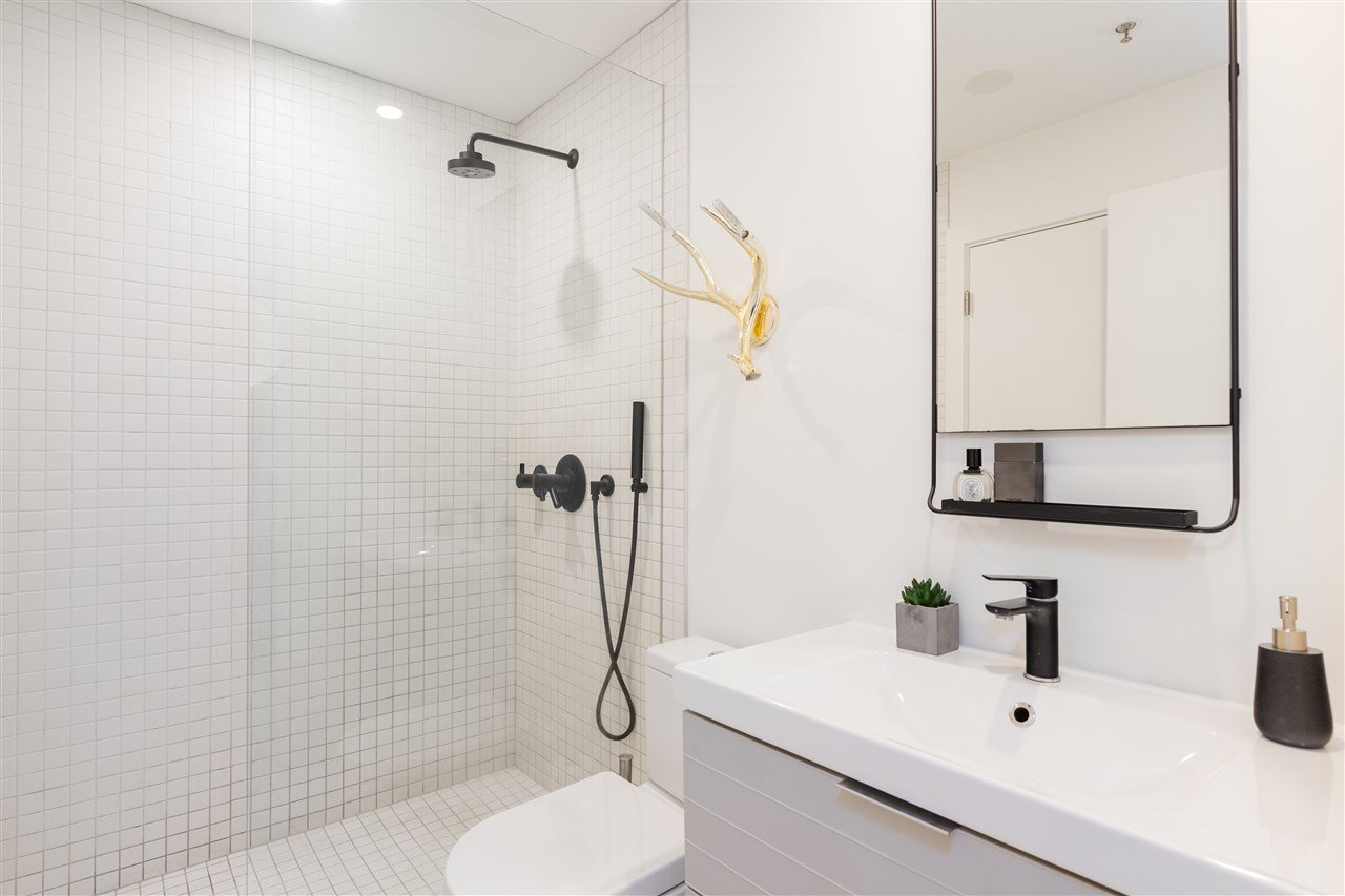 4-9 E Cordova St