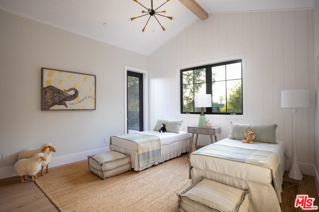 An inviting, newly built compound in Los Feliz