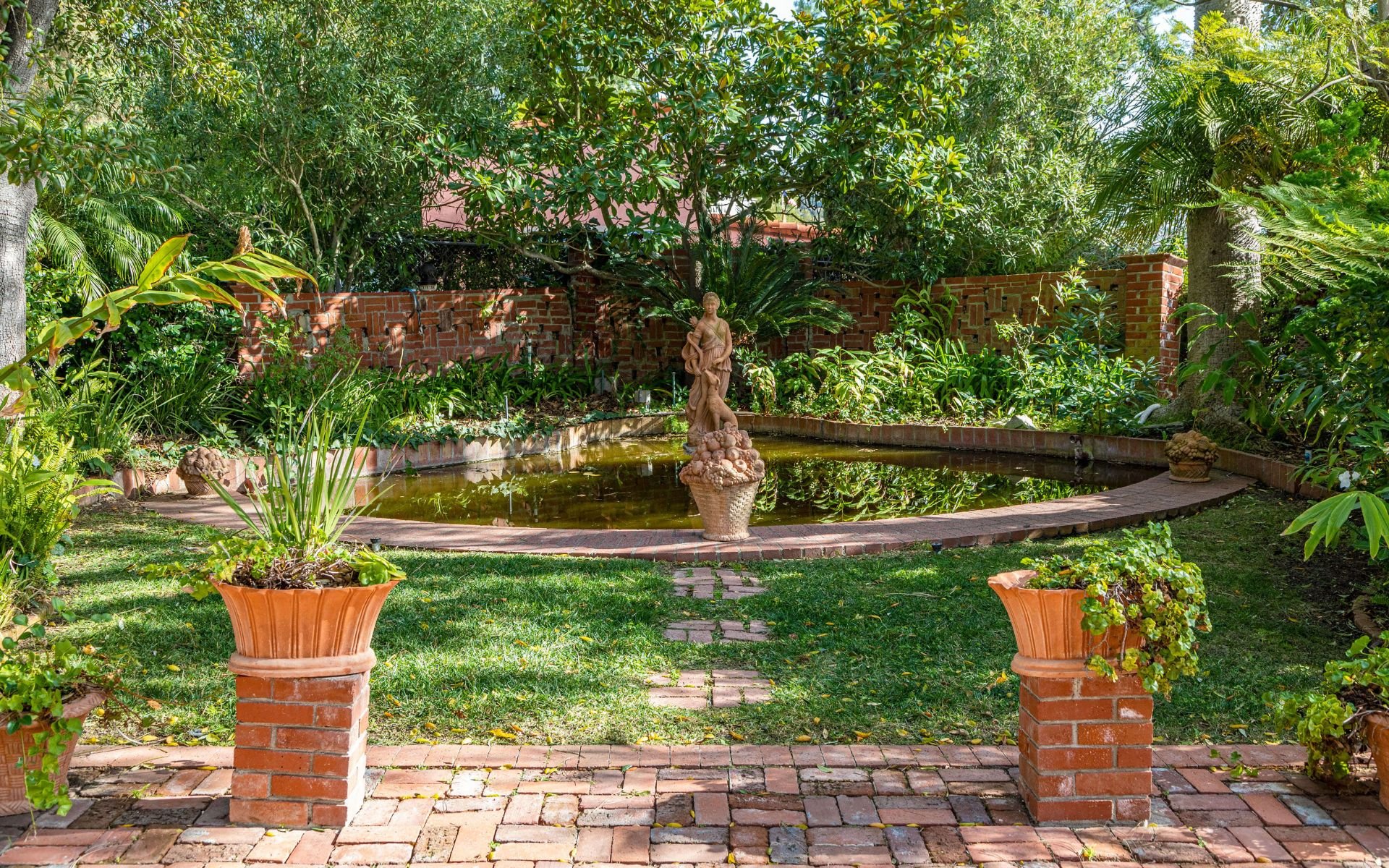 100 Vanderlip Dr