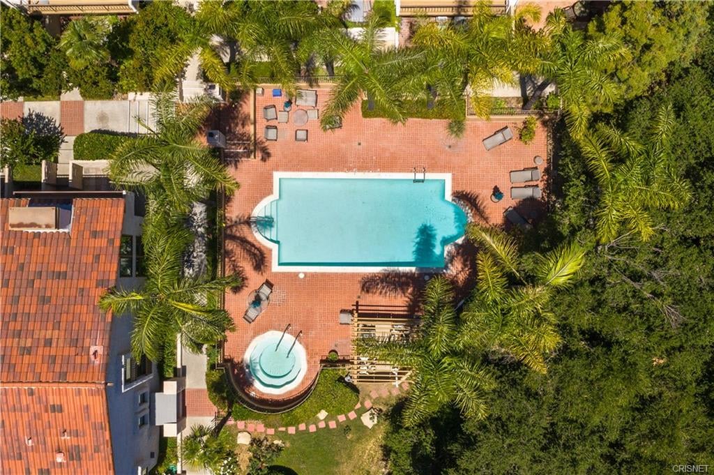 23401 Park Sorrento 8, Calabasas, CA