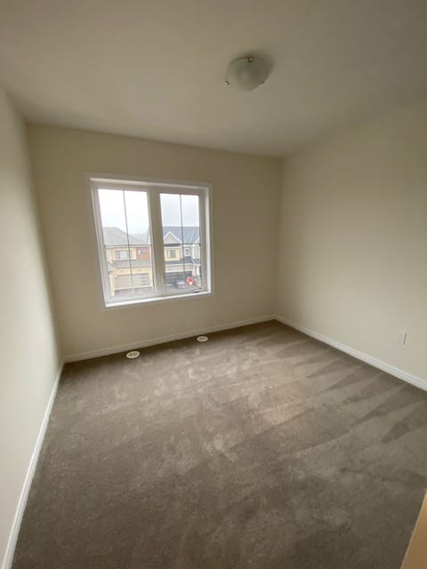 16 Bee Crescent