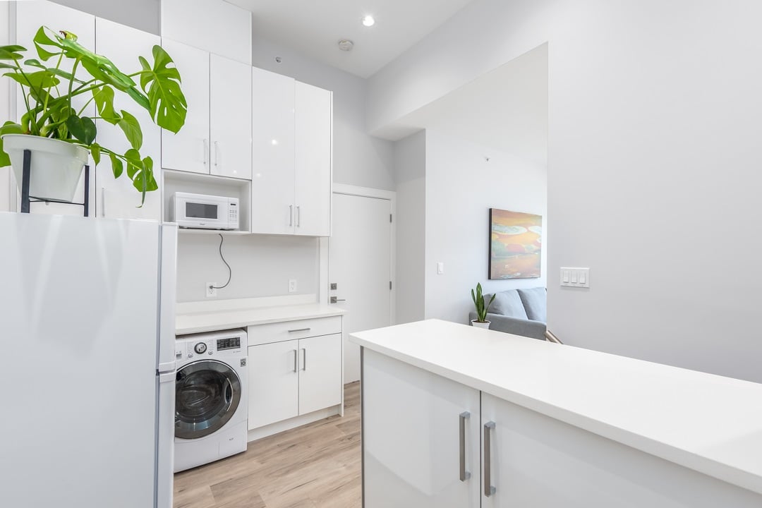 39217 Falcon Cres