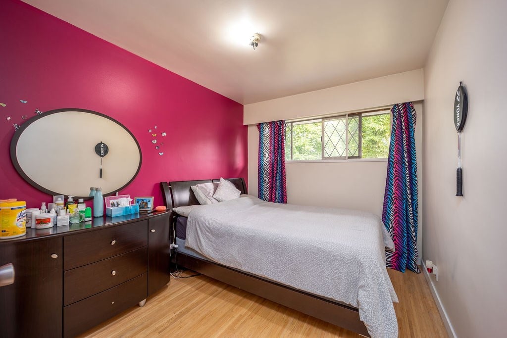 7460 Kraft Cres