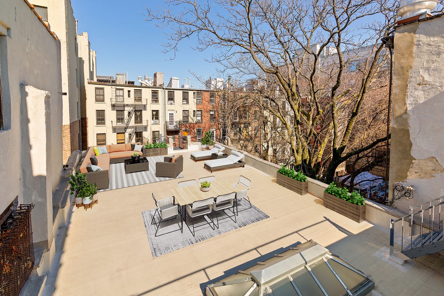 431 E 6th St, #PH