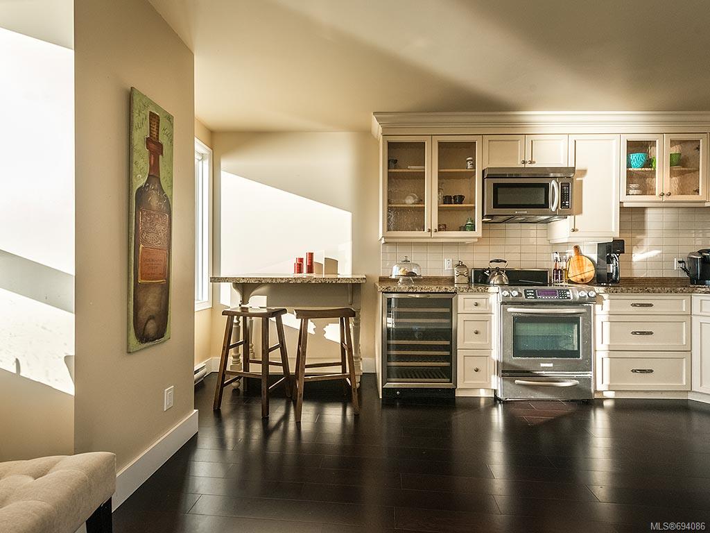 412-10 Paul Kane Pl