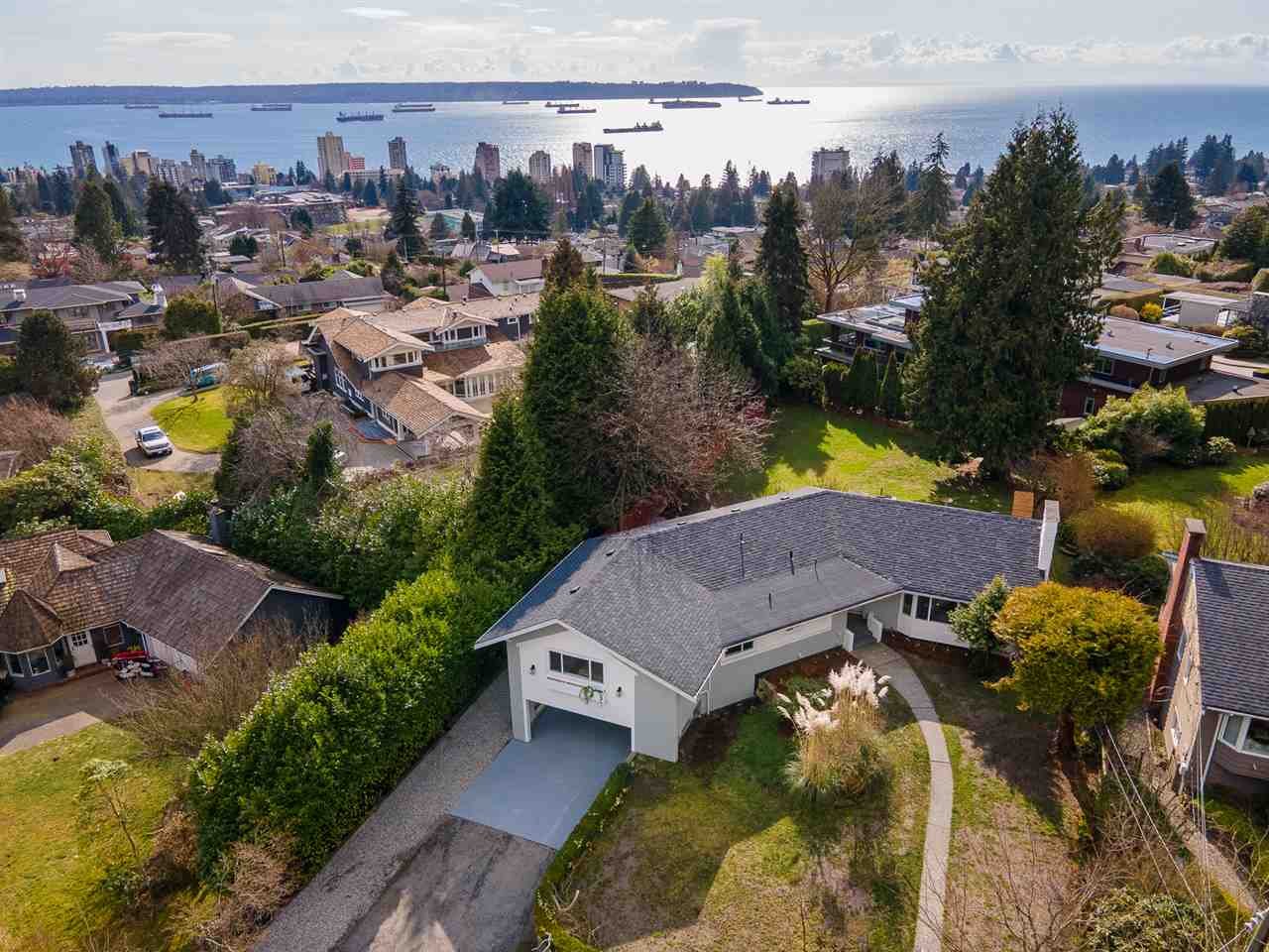 2065 Westdean Cres