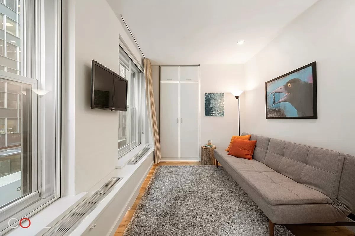 41 East 28th Street Unit: 3A