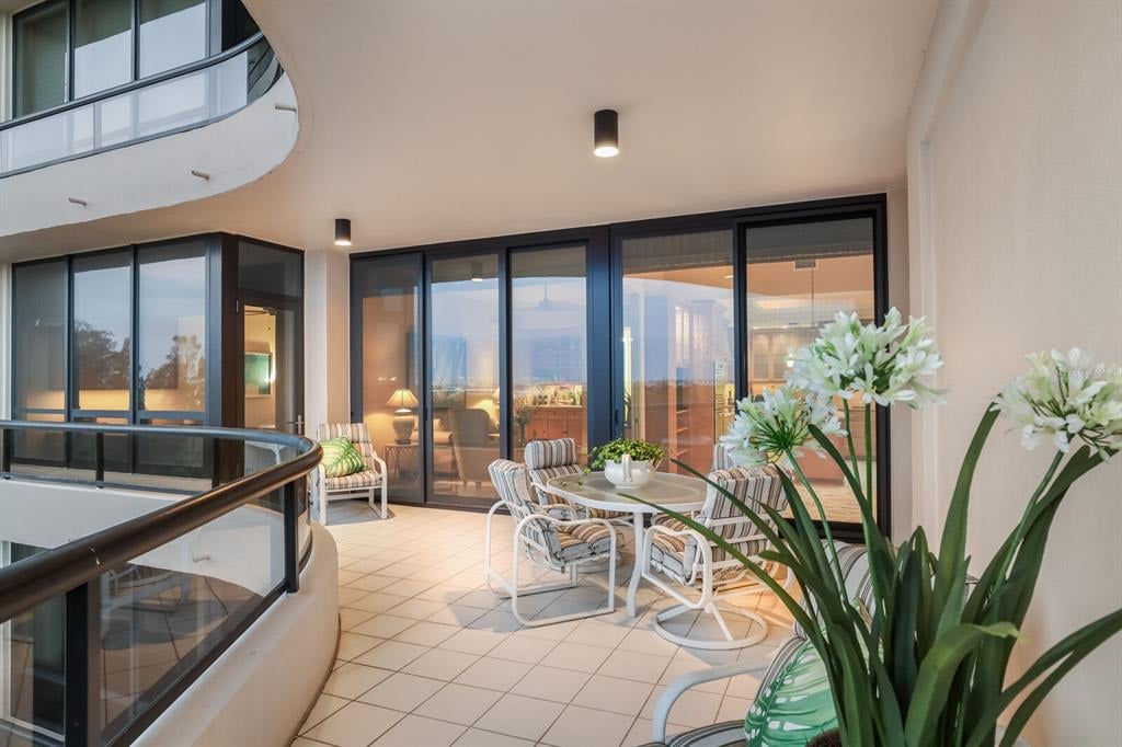 415 L Ambiance Dr, #C504