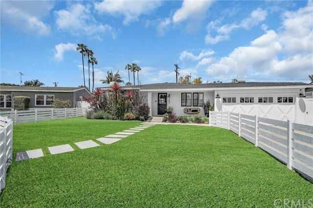 2661 Club Mesa Place