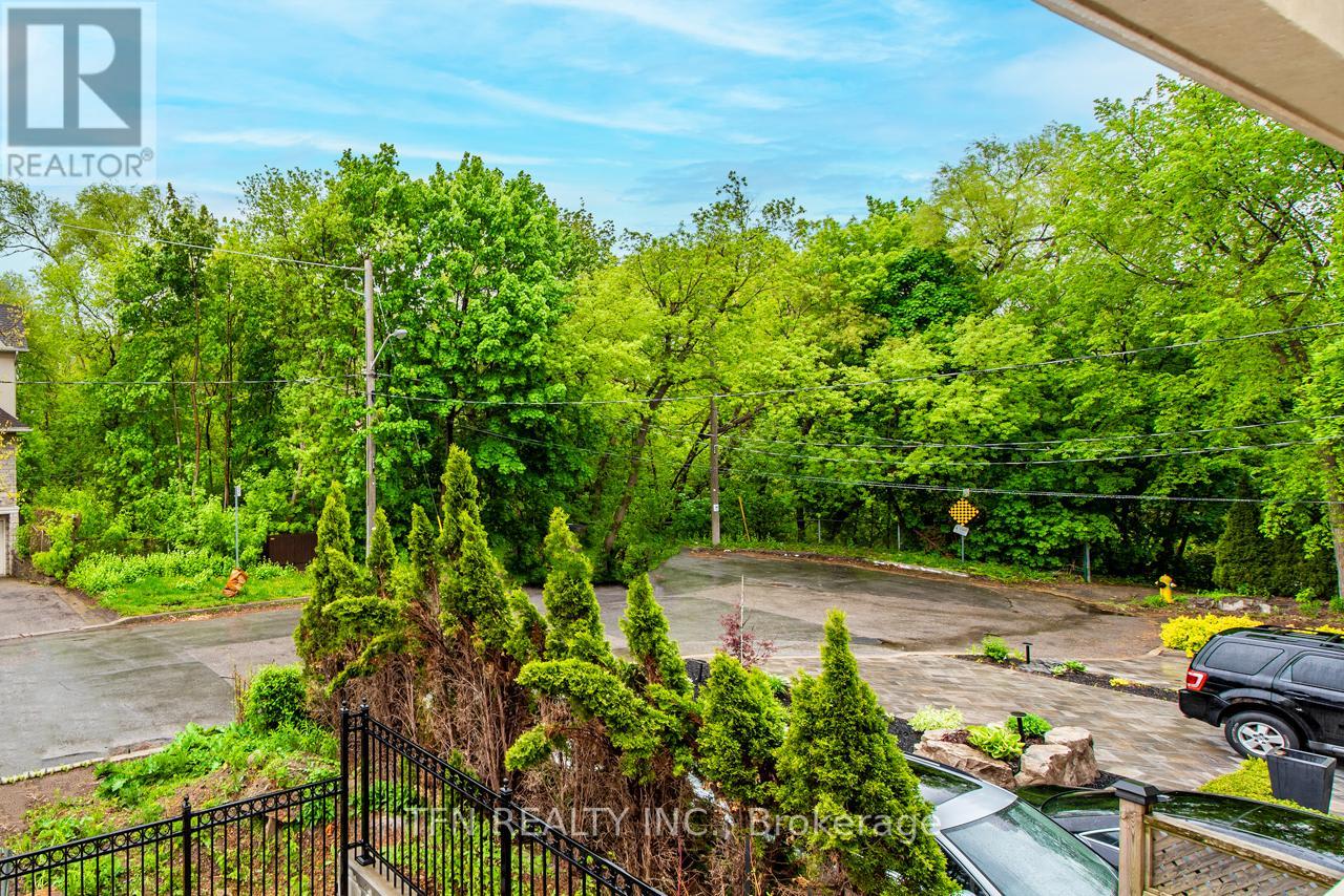 416 Brookdale Ave