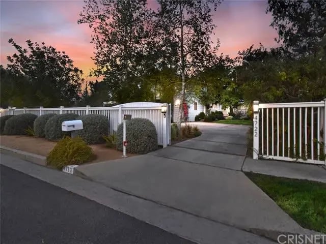 4722 Vista De Oro Ave, Woodland Hills